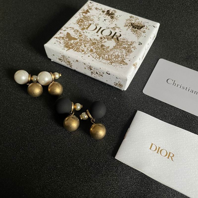 Dior Earring 09yxx32 (1)