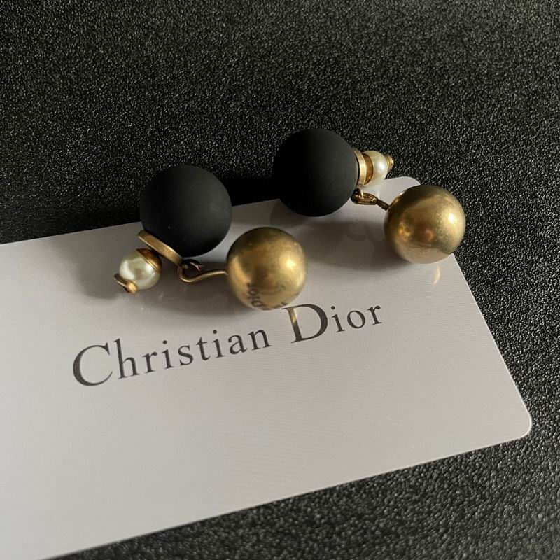 Dior Earring 09yxx32 (8)