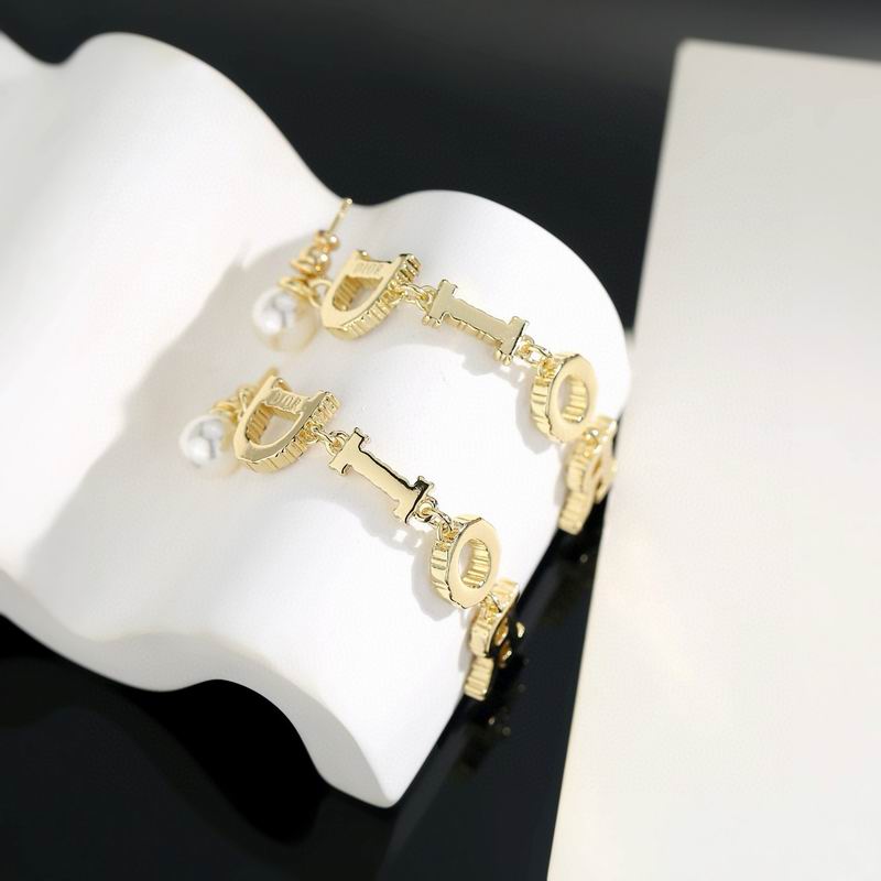 Dior Earring 09yxx79 (3)