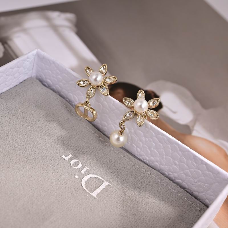 Dior Earring 09yxx89 (5)