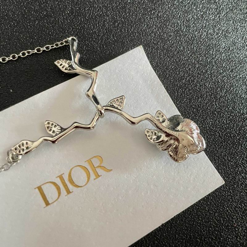 Dior Necklace 09yxx01 (6)