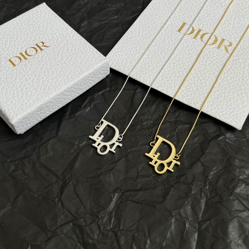 Dior Necklace 09yxx19 (1)