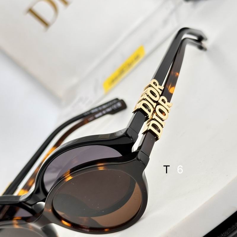 Dior PacficR7F 51 18-145 e06