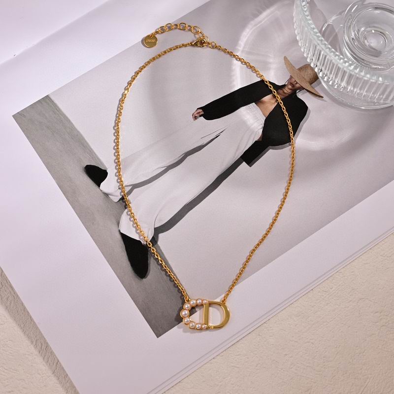 Dior Suits 09yxx08 (3)