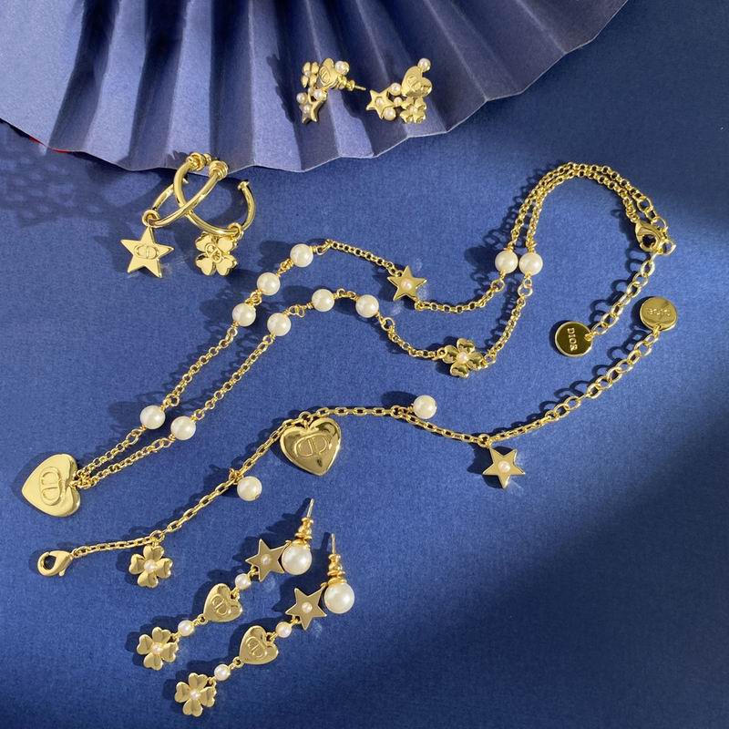 Dior Suits 09yxx13 (1)