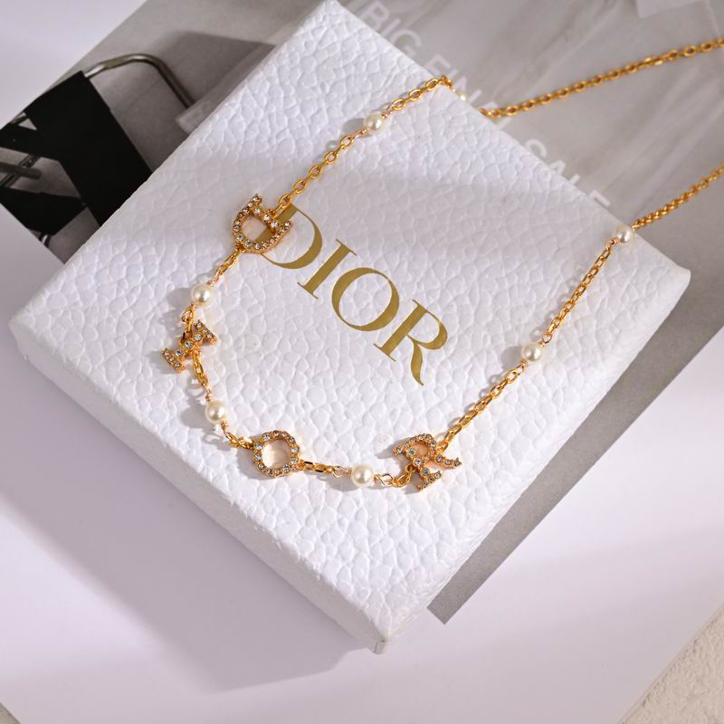 Dior Suits 09yxx17 (3)