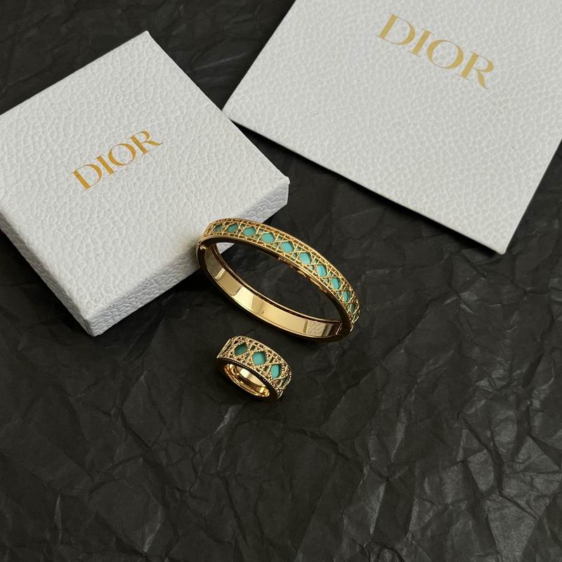 Dior Suits 11yxx29 (3)