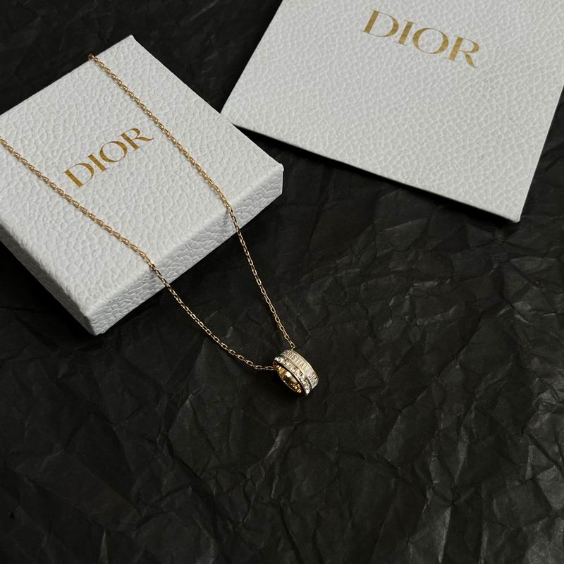 Dior Suits 11yxx30 (3)