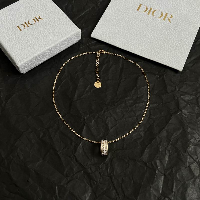 Dior Suits 11yxx30 (5)