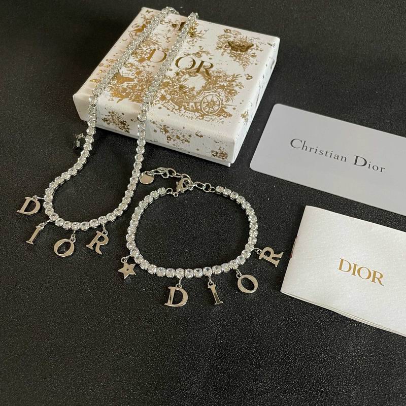 Dior Suits 11yxx31 (1)