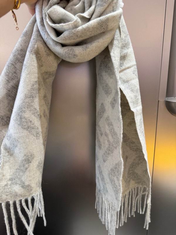 Fendi Scarf E52 (2)