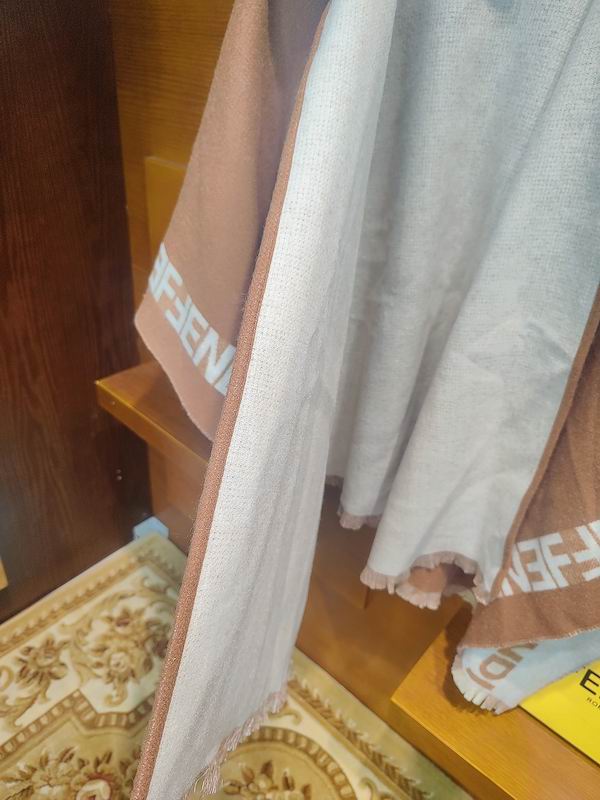 Fendi cloak 135X155cm E14 (13)