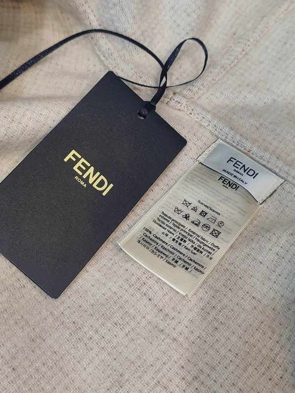 Fendi cloak 135X155cm E14 (14)