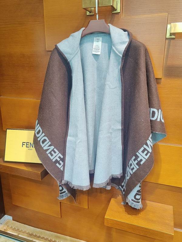 Fendi cloak 135X155cm E14 (4)