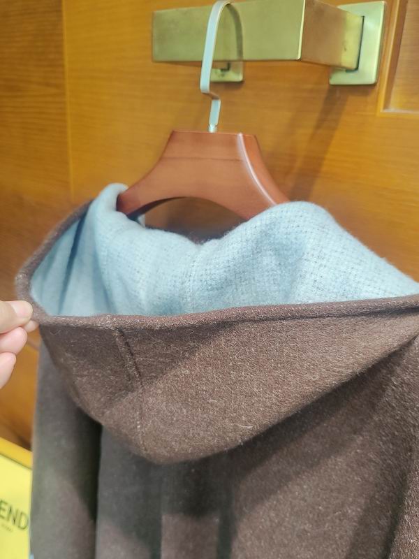 Fendi cloak 135X155cm E14 (5)