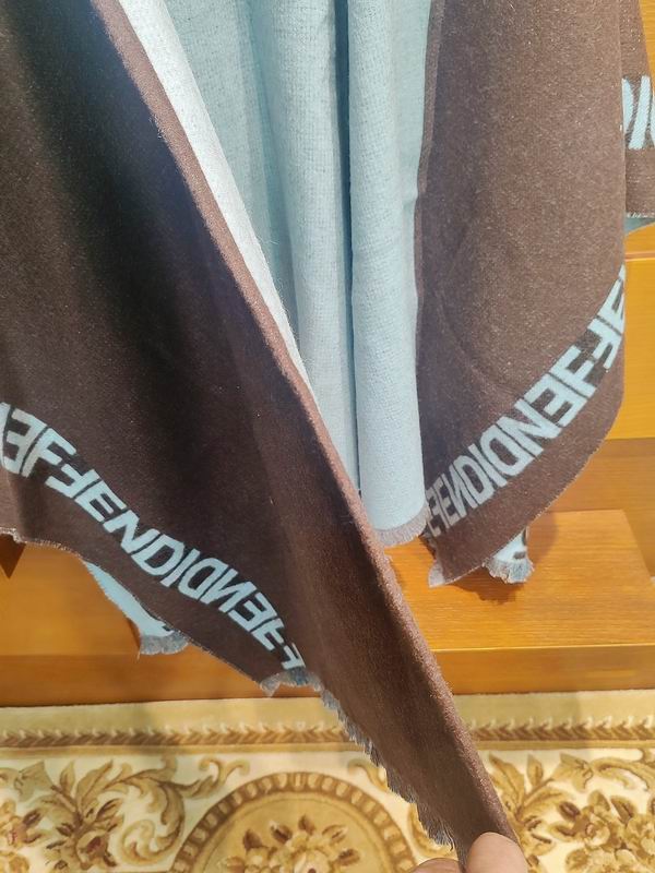 Fendi cloak 135X155cm E14 (7)