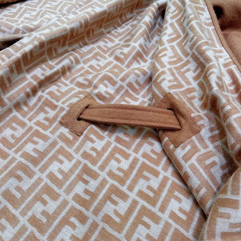 Fendi cloak E19 (12)