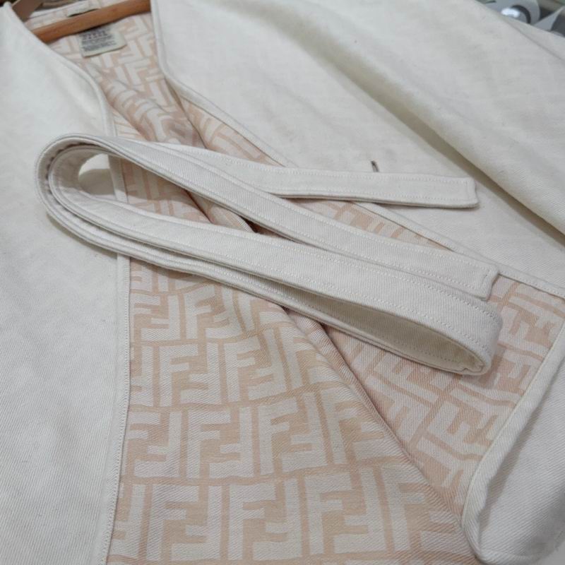 Fendi cloak E19 (4)