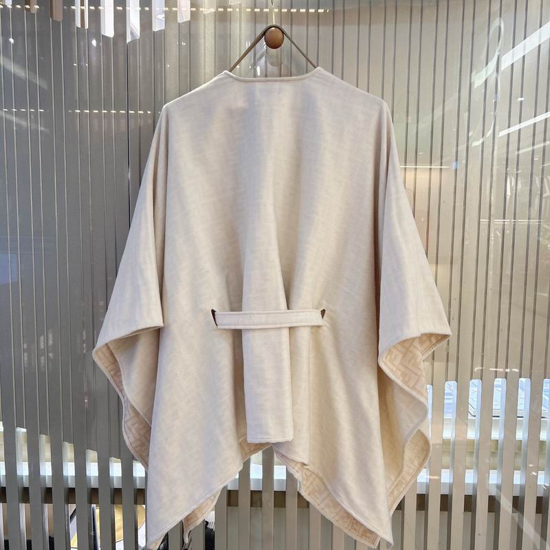 Fendi cloak E19 (7)