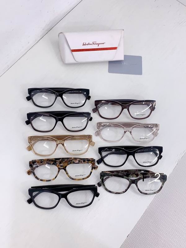 Ferragamo SF3021 54-17-145 B  10