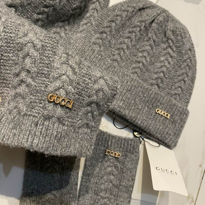 Gucci Scarf Hat Gloves (1)