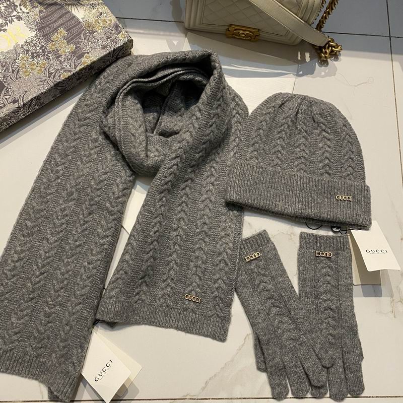 Gucci Scarf Hat Gloves (2)