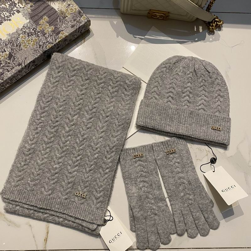 Gucci Scarf Hat Gloves (4)