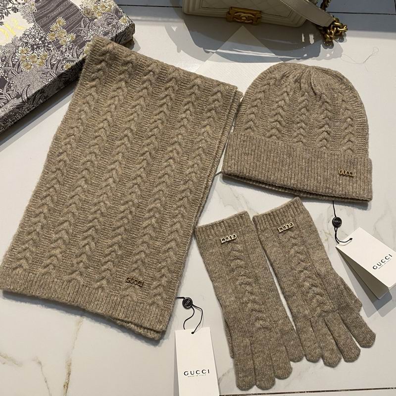 Gucci Scarf Hat Gloves (5)