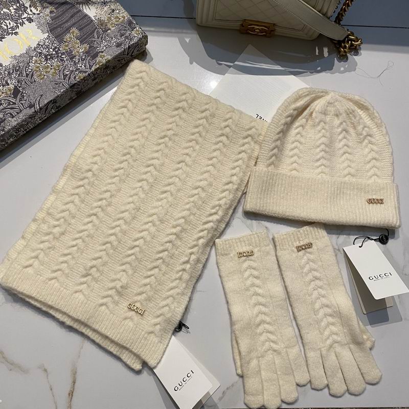 Gucci Scarf Hat Gloves (7)