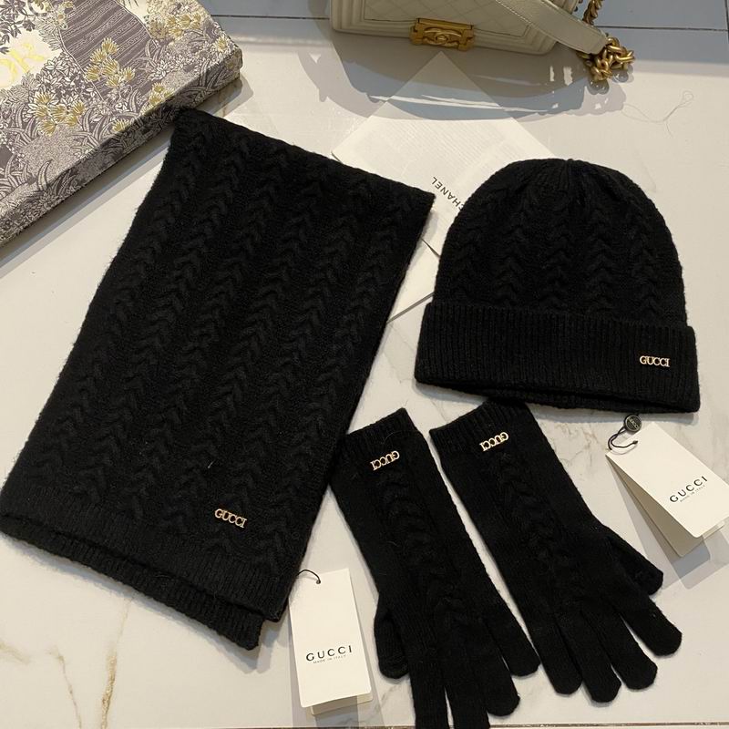 Gucci Scarf Hat Gloves (8)
