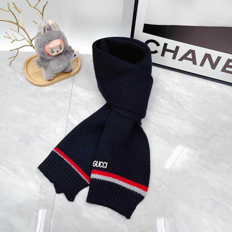 Gucci Scarf Hat Gloves dx (364)