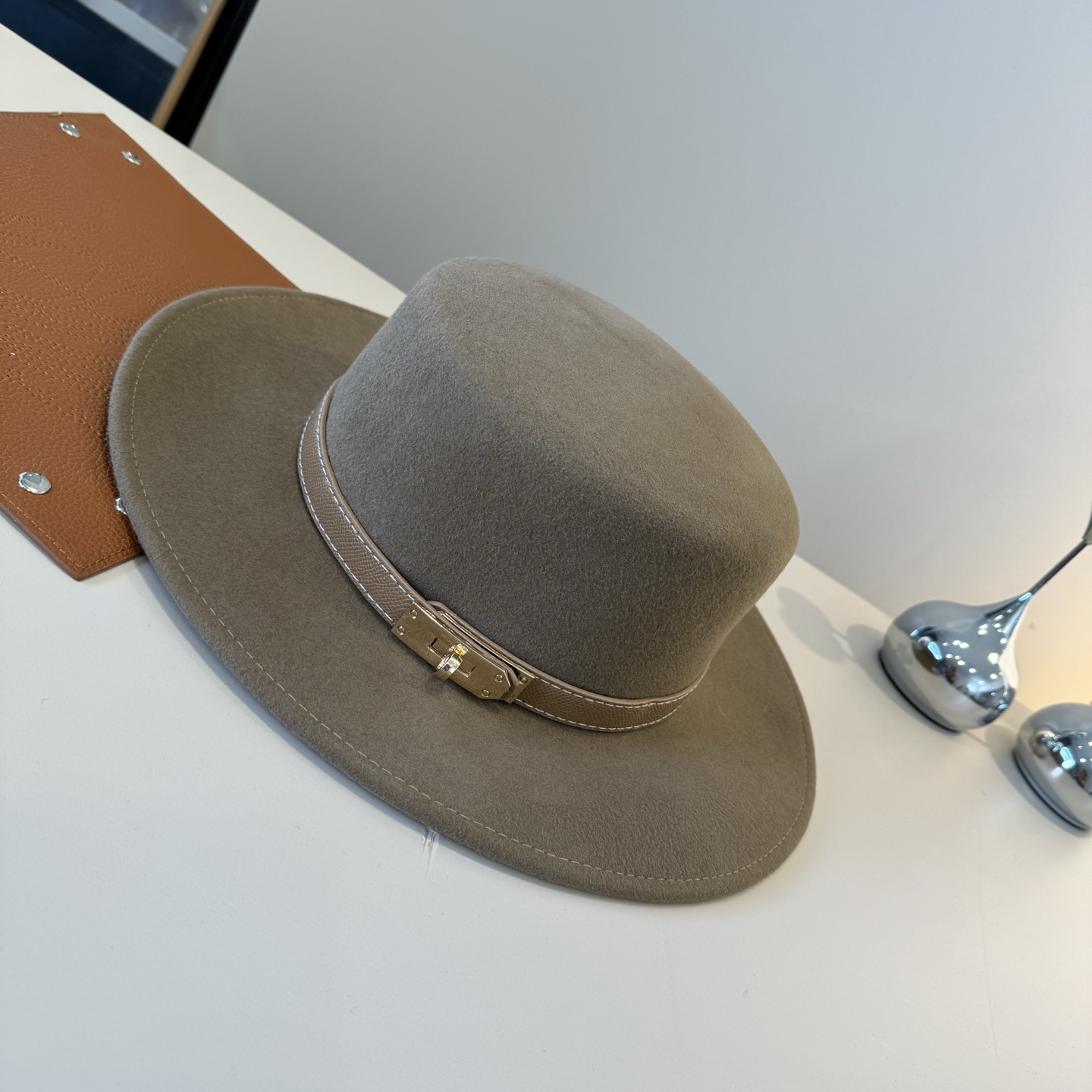 Hermes Top Hat (16)