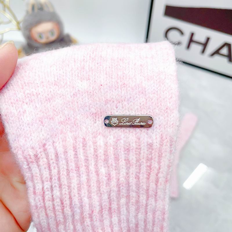 LP Scarf Hat Gloves dx (243)