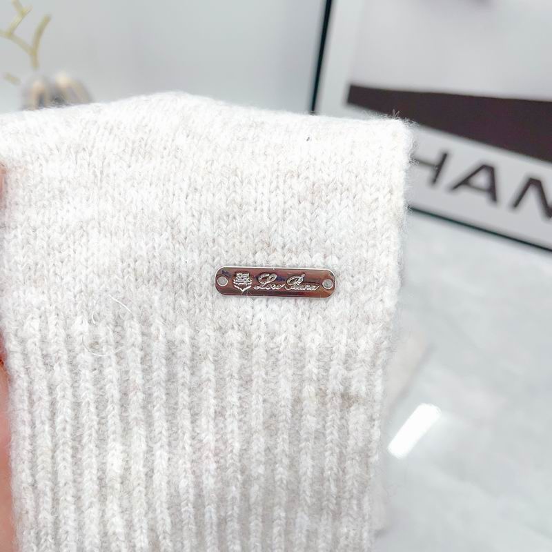 LP Scarf Hat Gloves dx (251)