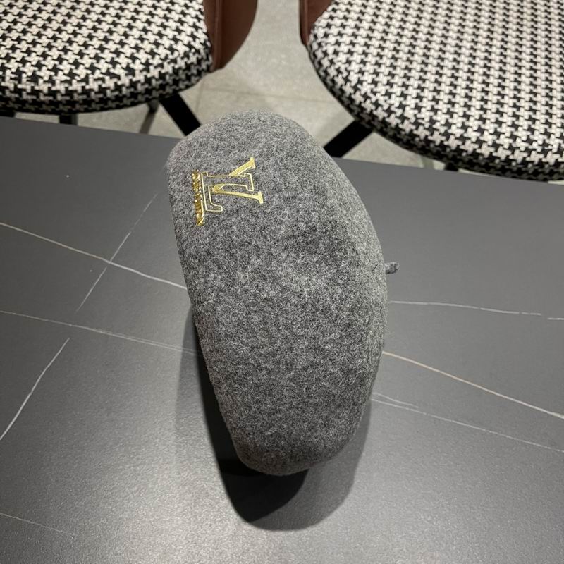 LV Beret (60)