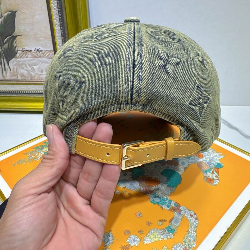 LV Cap (543)