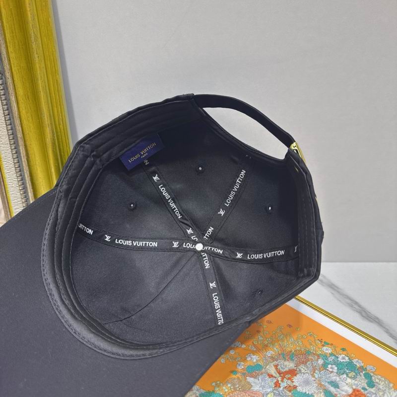 LV Cap (657)