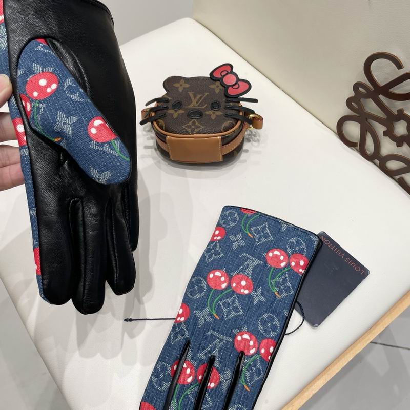 LV Gloves 38 (1)