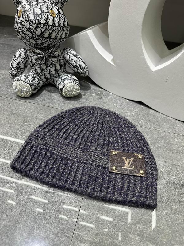 LV Hat dx (1565)