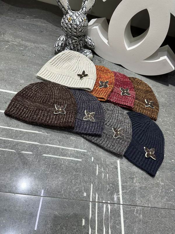 LV Hat dx (1572)