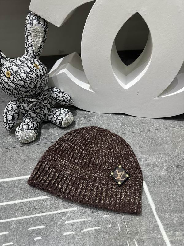 LV Hat dx (1587)