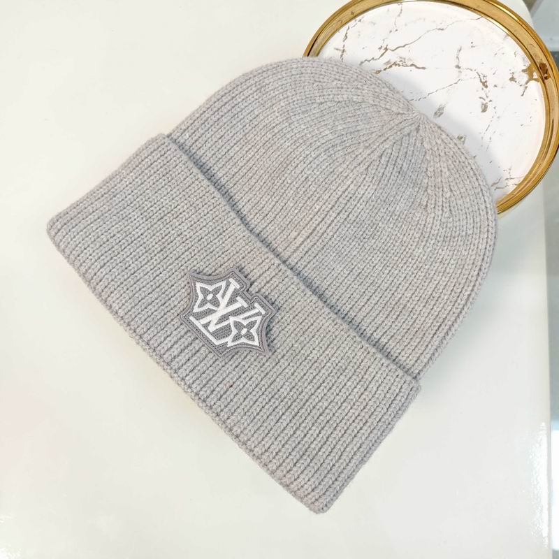 LV Hat dx (2550)