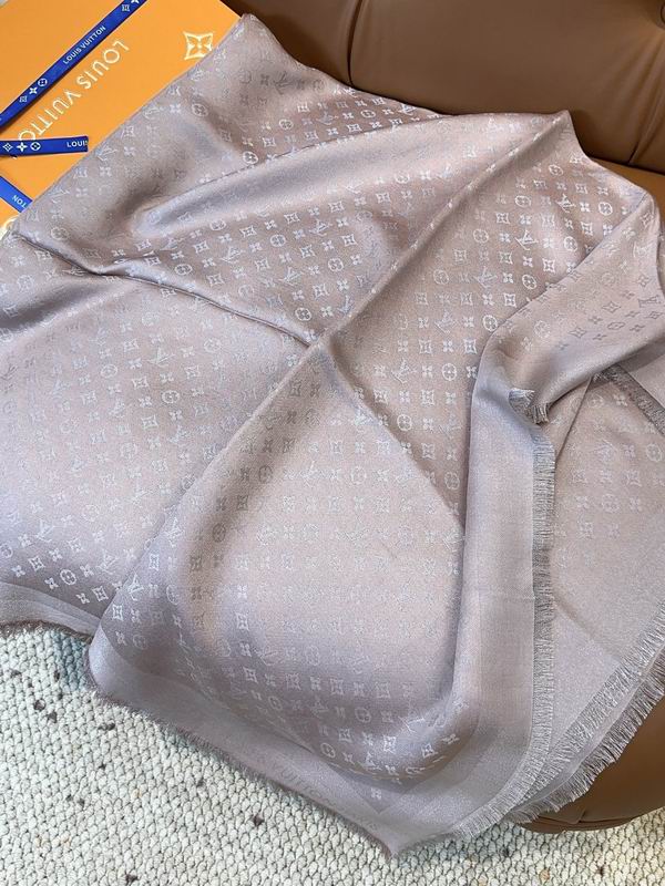 LV Scarf 139X139cm E29 (1)