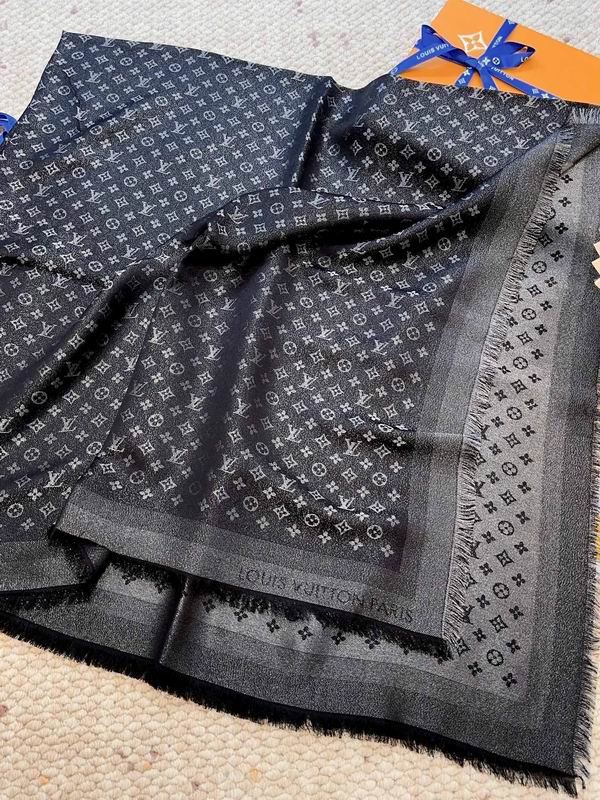 LV Scarf 139X139cm E29 (15)