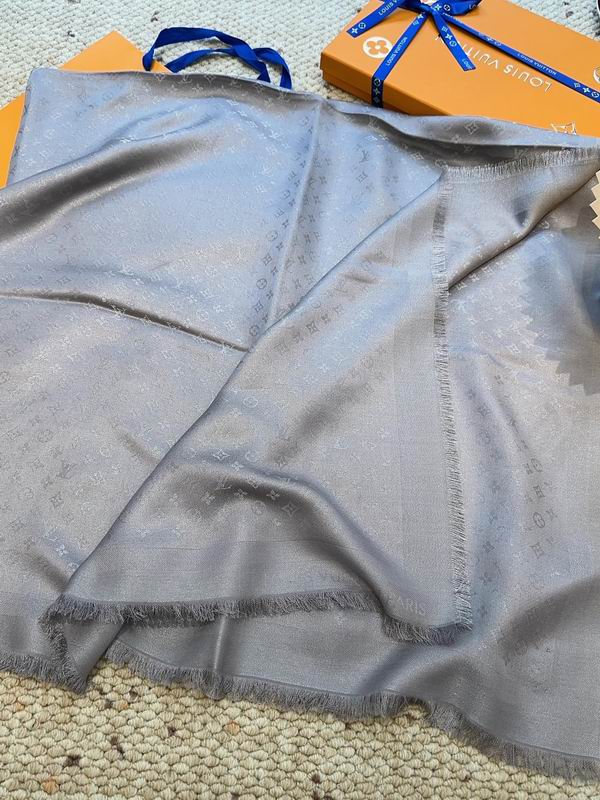 LV Scarf 139X139cm E29 (19)