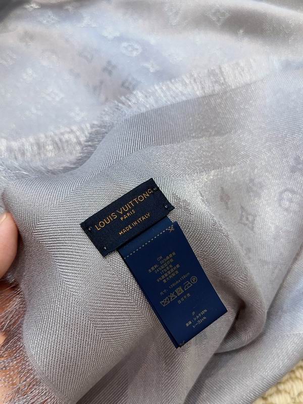 LV Scarf 139X139cm E29 (24)