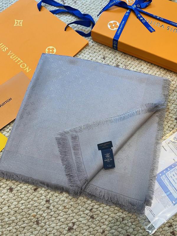 LV Scarf 139X139cm E29 (25)
