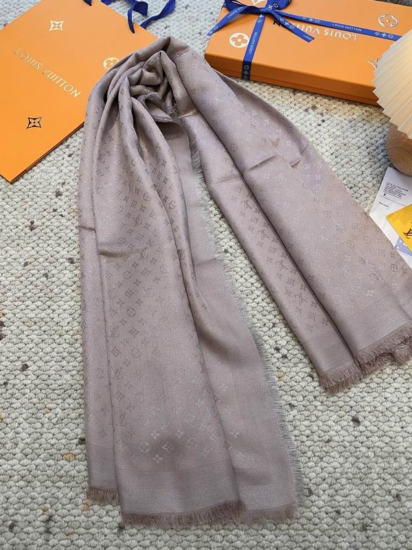 LV Scarf 139X139cm E29 (3)