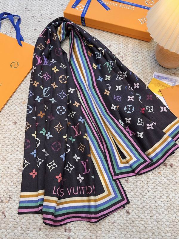 LV Scarf 140X140cm 70%羊绒30%真丝 E27 (13)