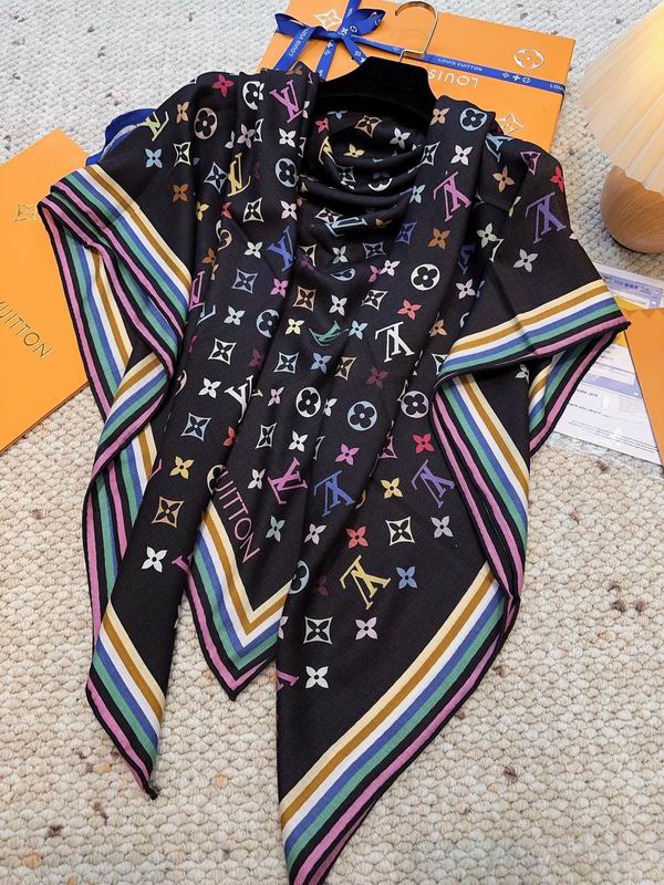 LV Scarf 140X140cm 70%羊绒30%真丝 E27 (14)